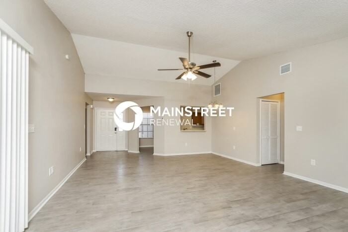 865 Pine Wood Ave - Photo 3 of 16