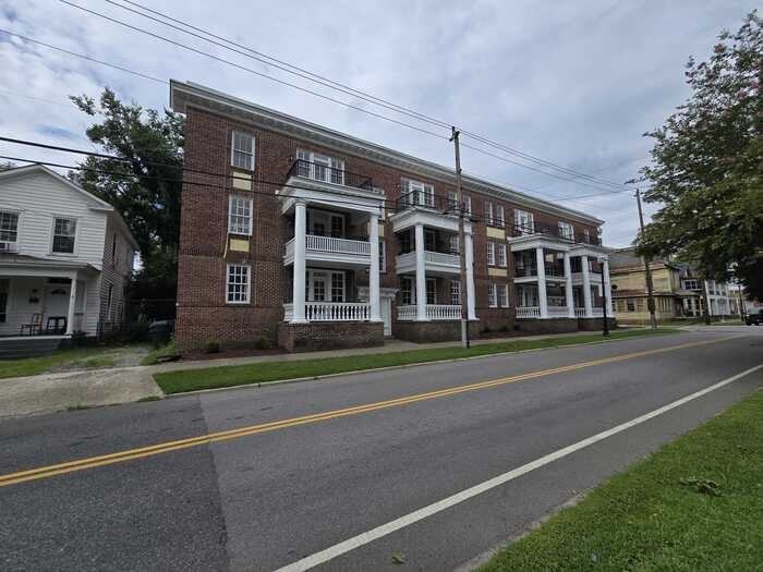 303 Bank St #A - Photo 2 of 15