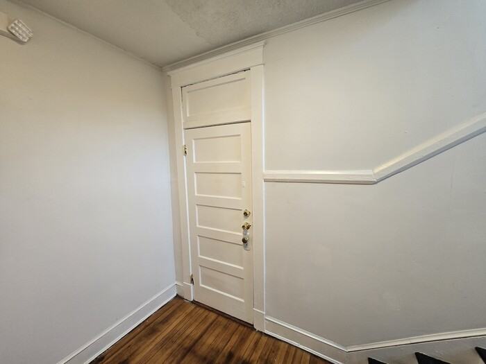 303 Bank St #A - Photo 5 of 15