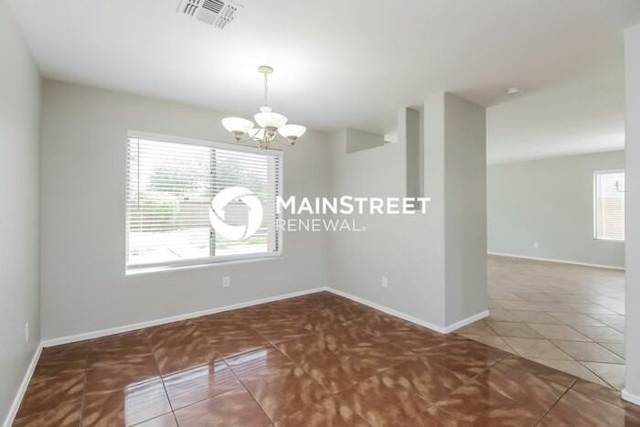 7019 S 43rd Dr - Photo 4 of 17