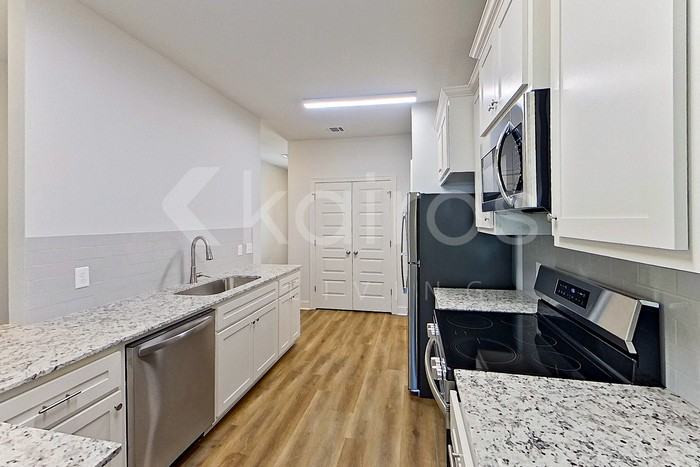 8041 Hendrick Dr - Photo 7 of 20