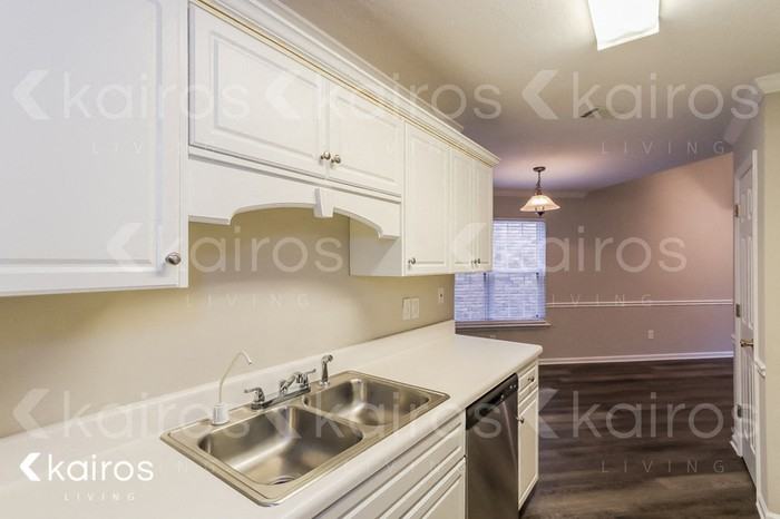 7647 Pleasantville Way - Photo 7 of 16