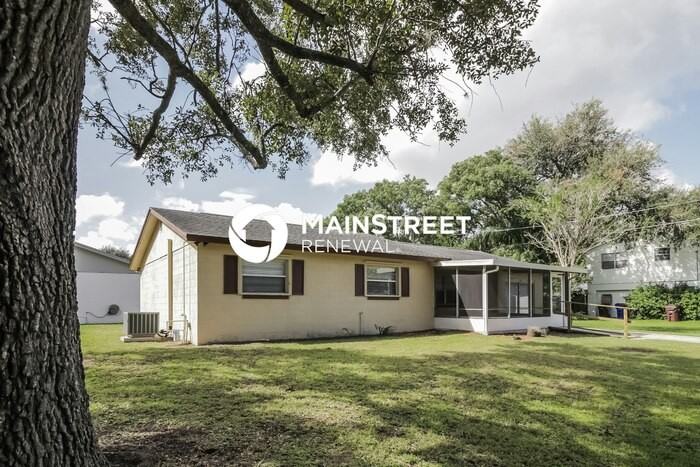 501 14th St - Photo 3 of 15