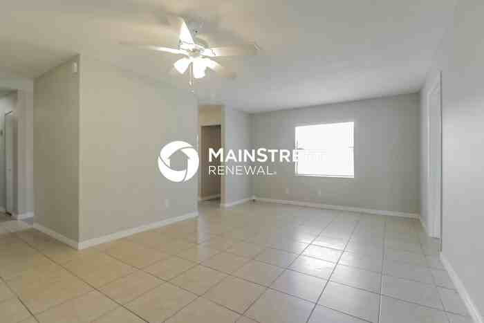 501 14th St - Photo 4 of 15