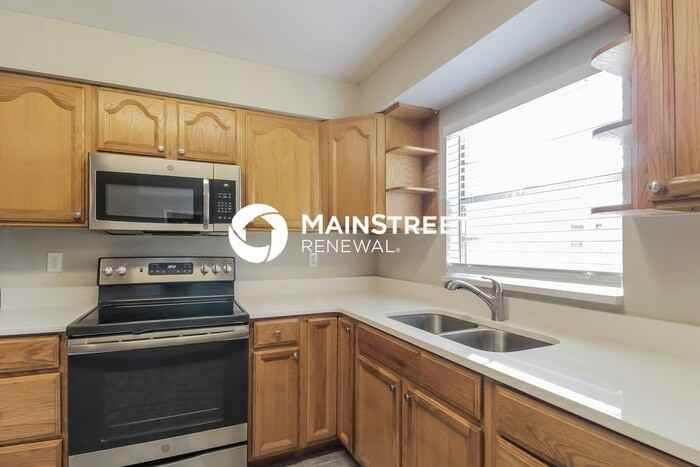 501 14th St - Photo 7 of 15