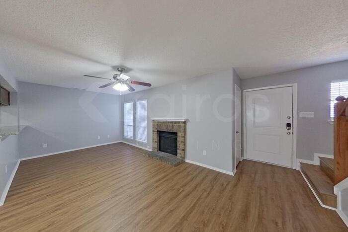 2136 Woodnote Ln - Photo 2 of 22