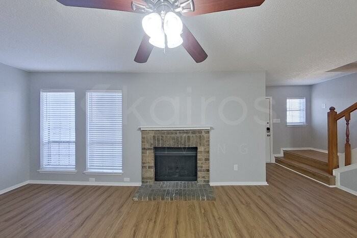 2136 Woodnote Ln - Photo 4 of 22