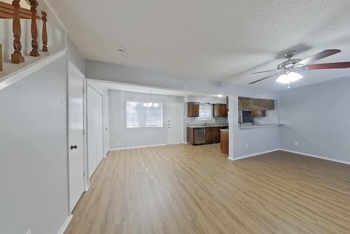 2136 Woodnote Ln - Photo 5 of 22