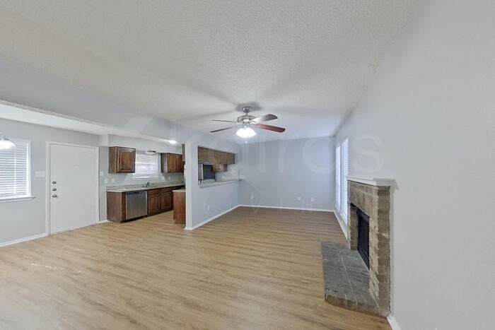 2136 Woodnote Ln - Photo 6 of 22