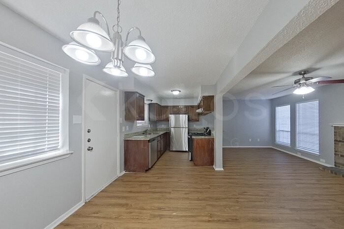 2136 Woodnote Ln - Photo 7 of 22