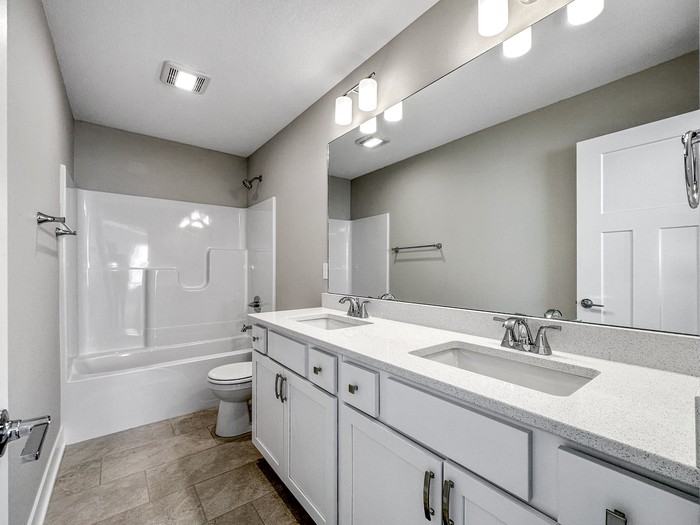 1417 Ne Mocking Bird Ln - Photo 3 of 10