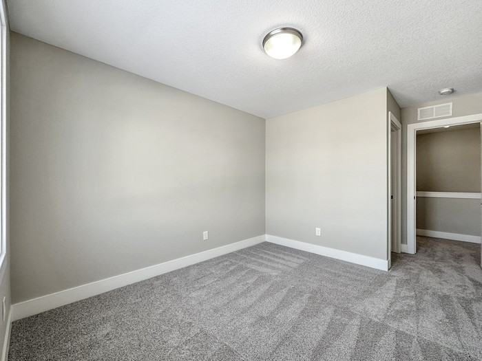 1417 Ne Mocking Bird Ln - Photo 7 of 10