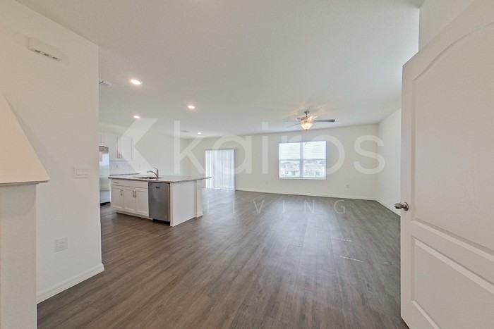 31981 Katelin Cir - Photo 4 of 35