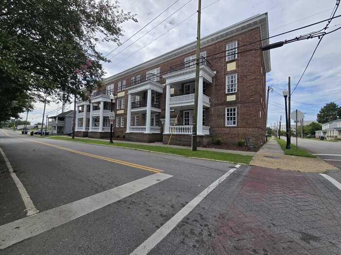 301 Bank St #A - Photo 2 of 15