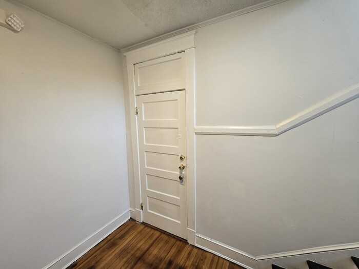 301 Bank St #A - Photo 5 of 15