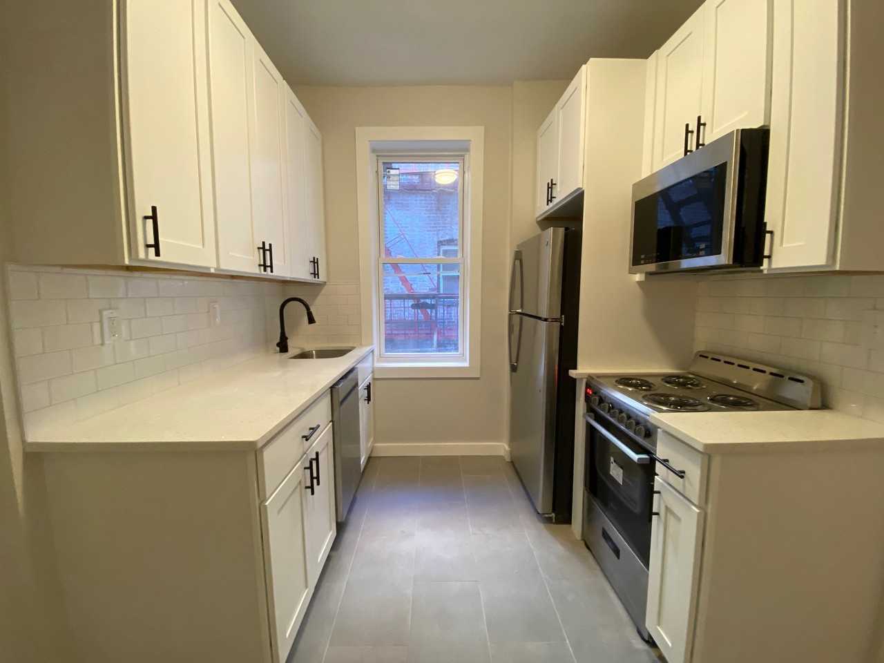 5608 Hudson AveApt 13 #5608-13 - Photo 3 of 8