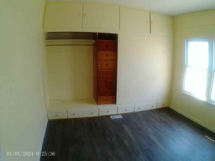 212 W 14th St - Photo 3 of 4