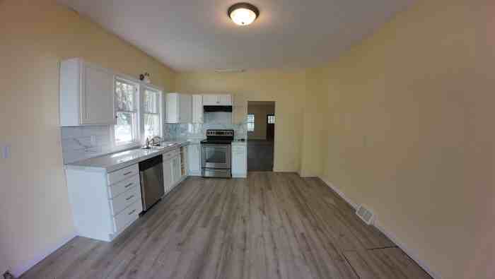 212 W 14th St - Photo 4 of 4