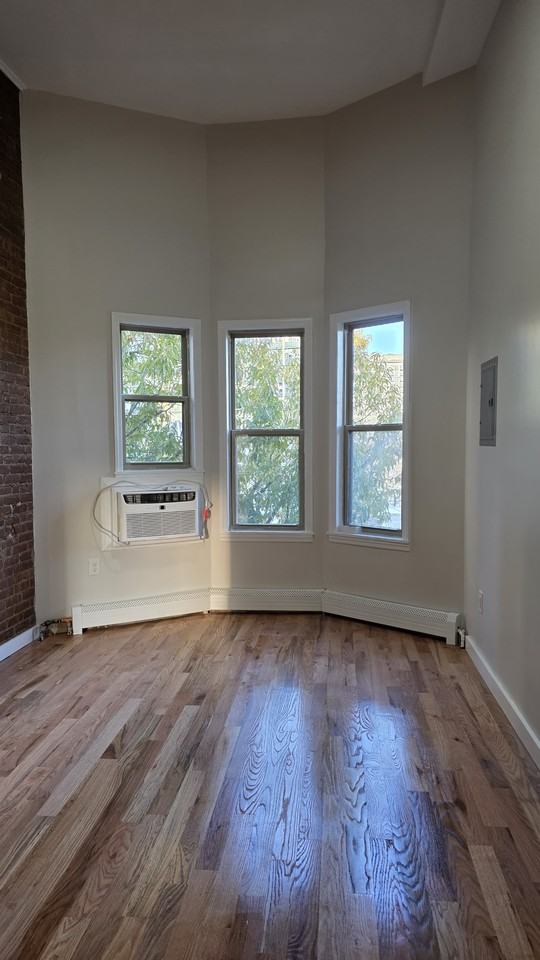 117 Magnolia AveApartment 4RF #117-4RF - Photo 2 of 10