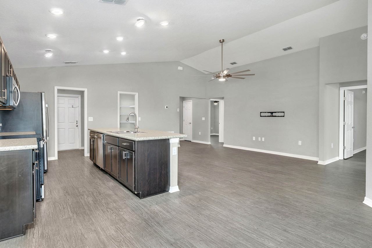 1092 Zion Dr #1 - Photo 6 of 26