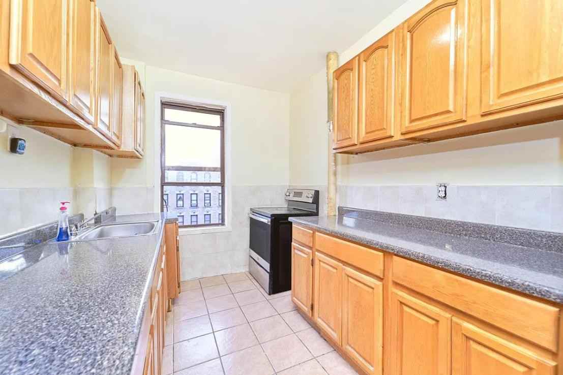 Yasmeh Realty LLC - Photo 3 of 10