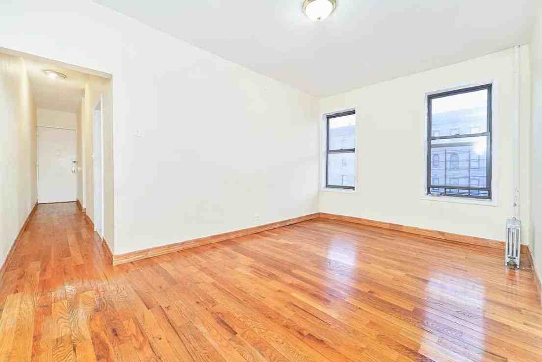 Yasmeh Realty LLC - Photo 5 of 10