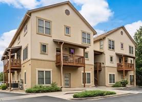 featured image of 1212 Walnut Ave