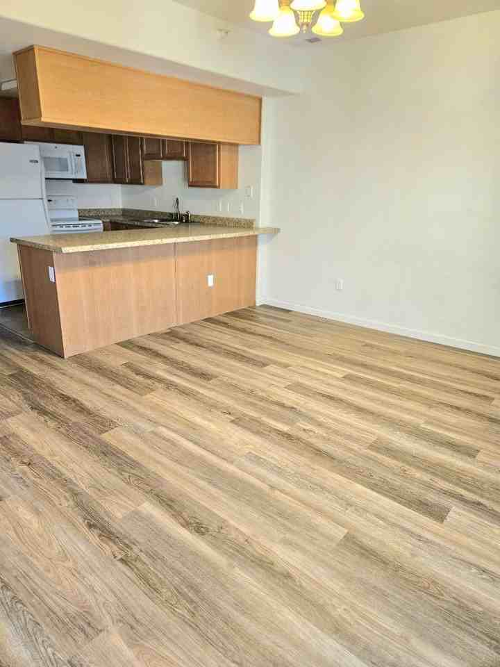 1212 Walnut Ave - Photo 3 of 8