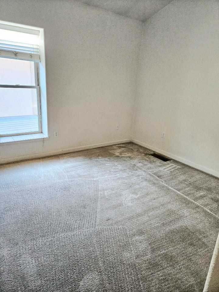 1212 Walnut Ave - Photo 4 of 8