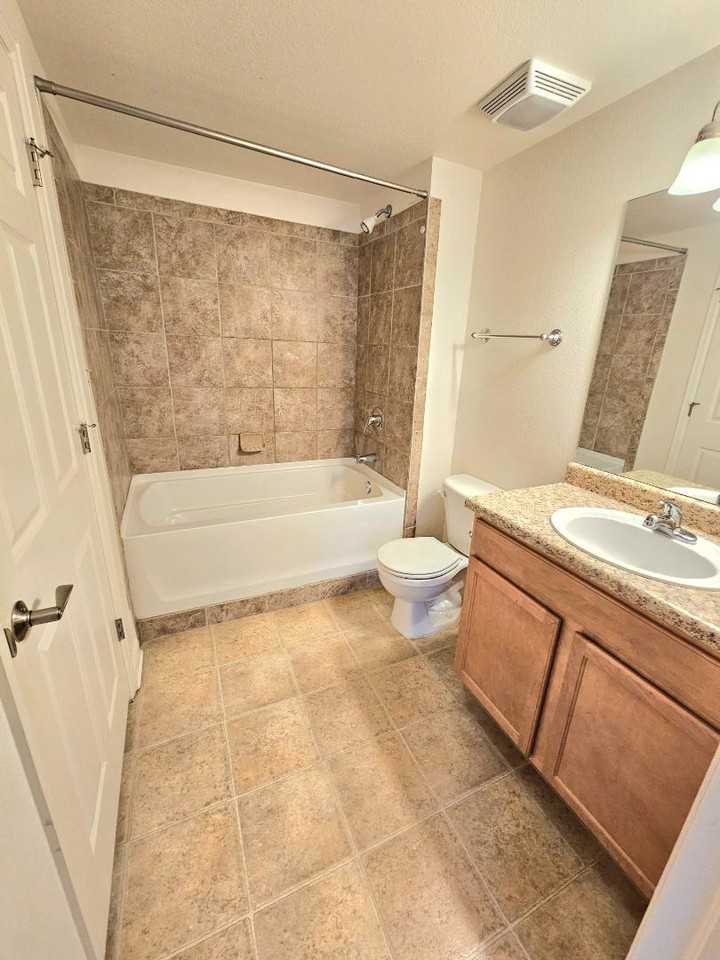 1212 Walnut Ave - Photo 5 of 8