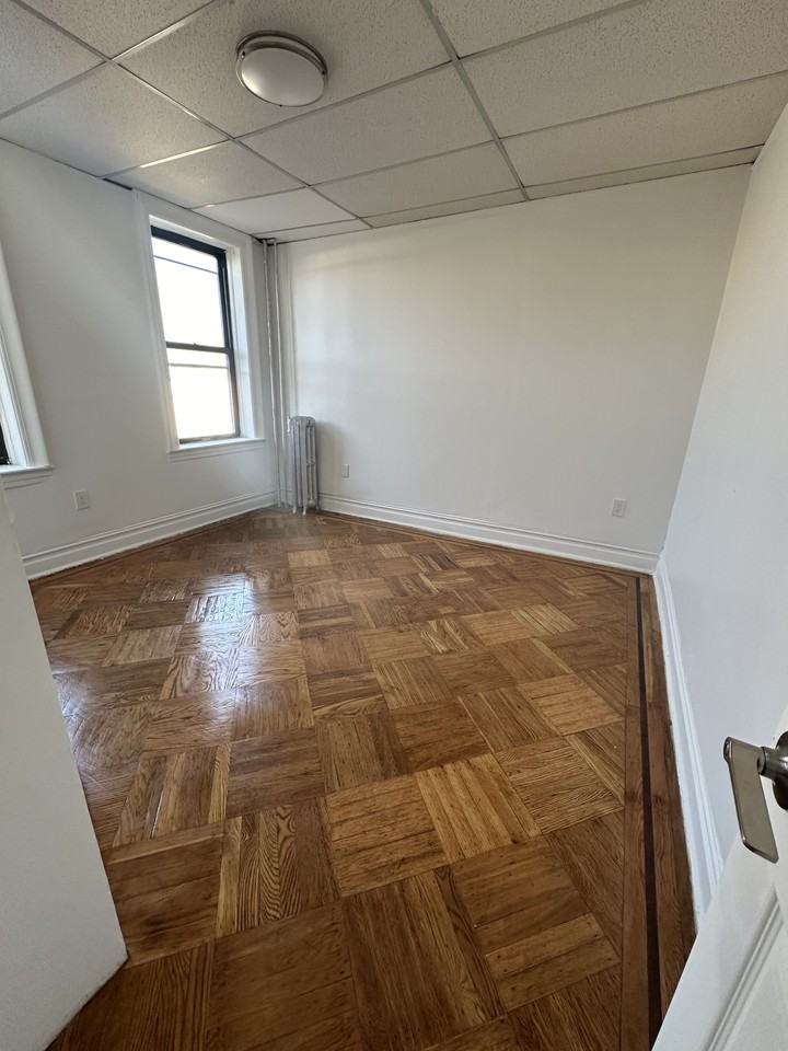 995 Summit Ave #304 - Photo 4 of 7