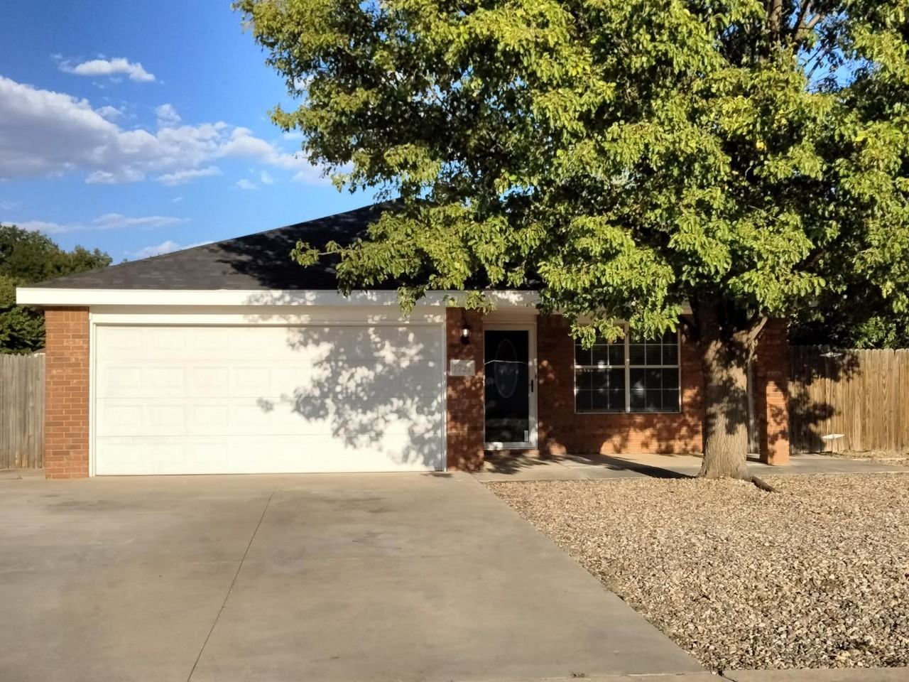 1721 Arbor Dr - Photo 2 of 11