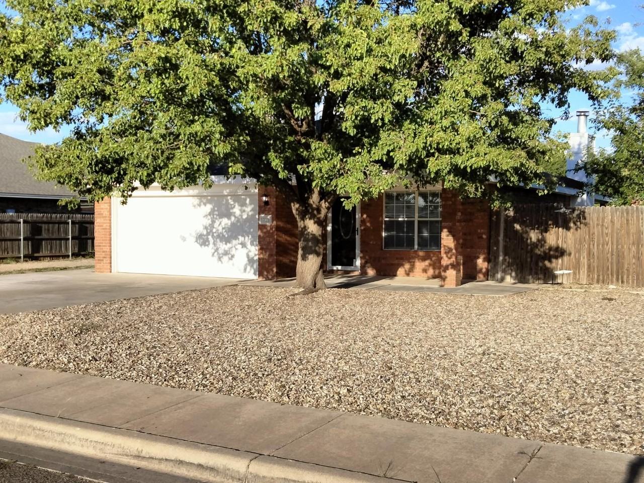 1721 Arbor Dr - Photo 4 of 11