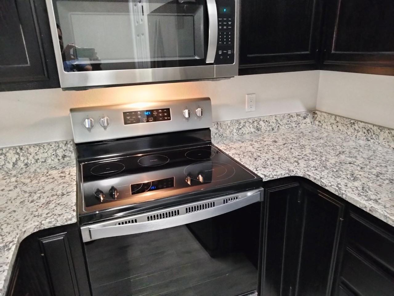 1721 Arbor Dr - Photo 7 of 11