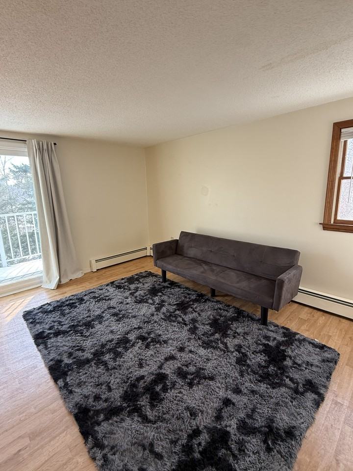 812 State St #4 - Photo 2 of 15