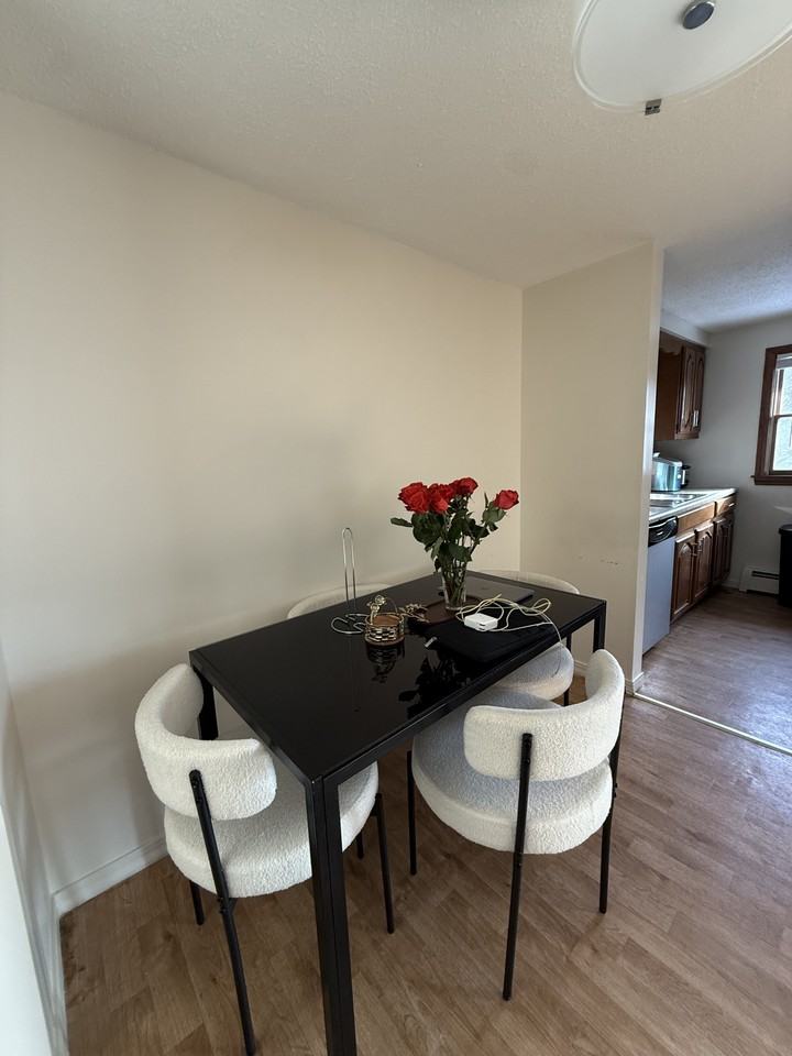 812 State St #4 - Photo 5 of 15