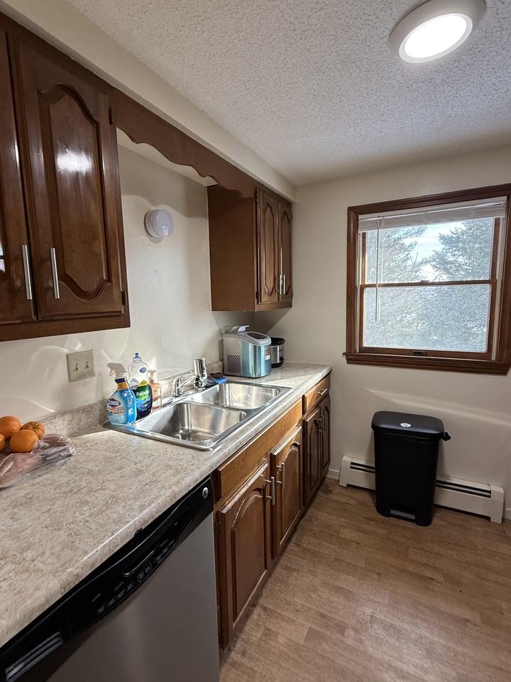 812 State St #4 - Photo 7 of 15