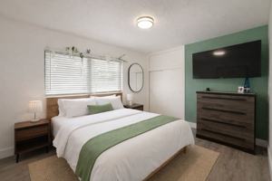 featured image of 1815 Ne 154th St #BROOM