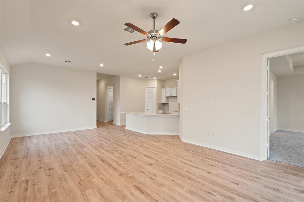 204 Indian Shoal Dr #NA - Photo 3 of 5