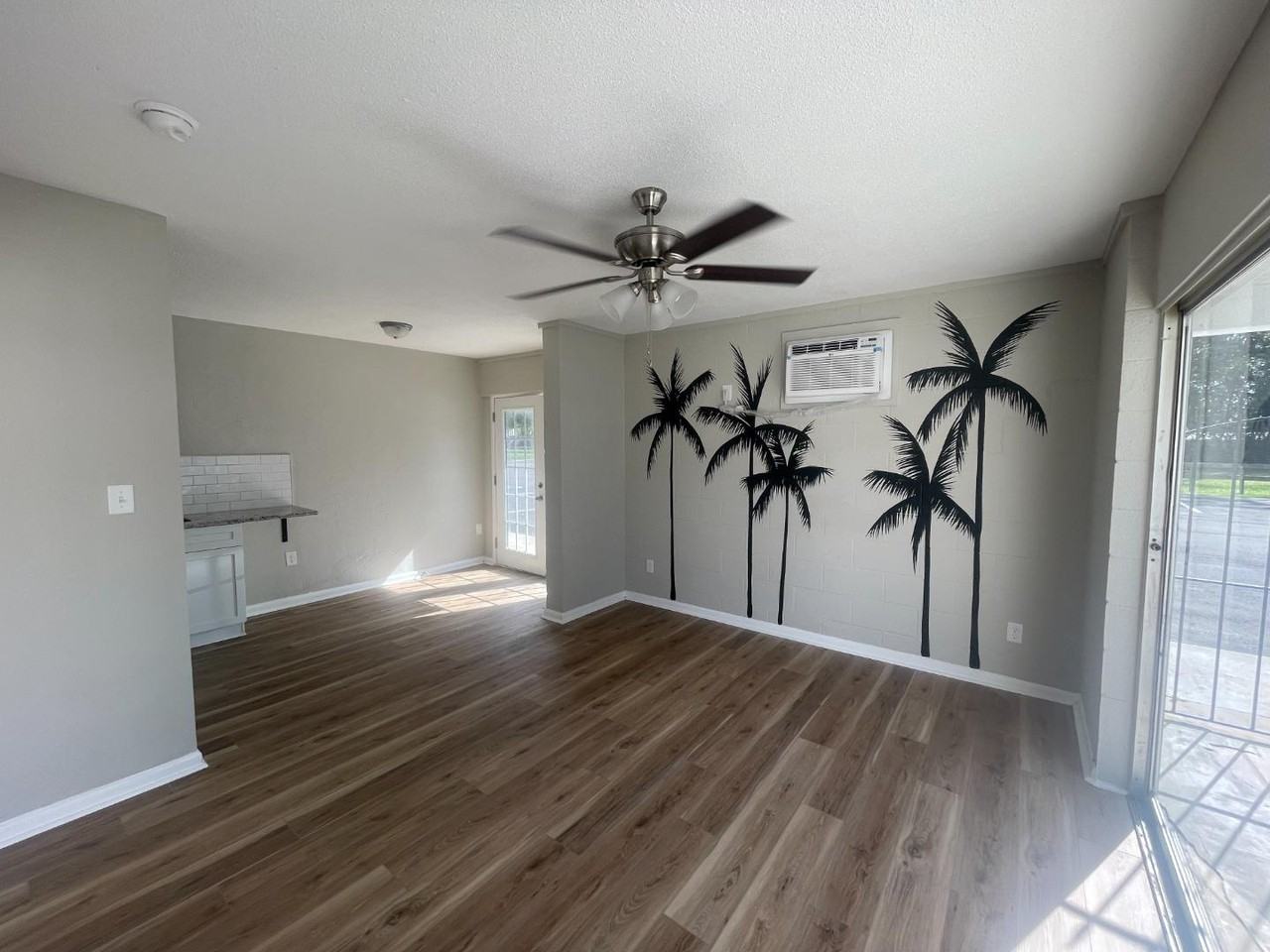 807 S Moody Rd - Photo 7 of 9