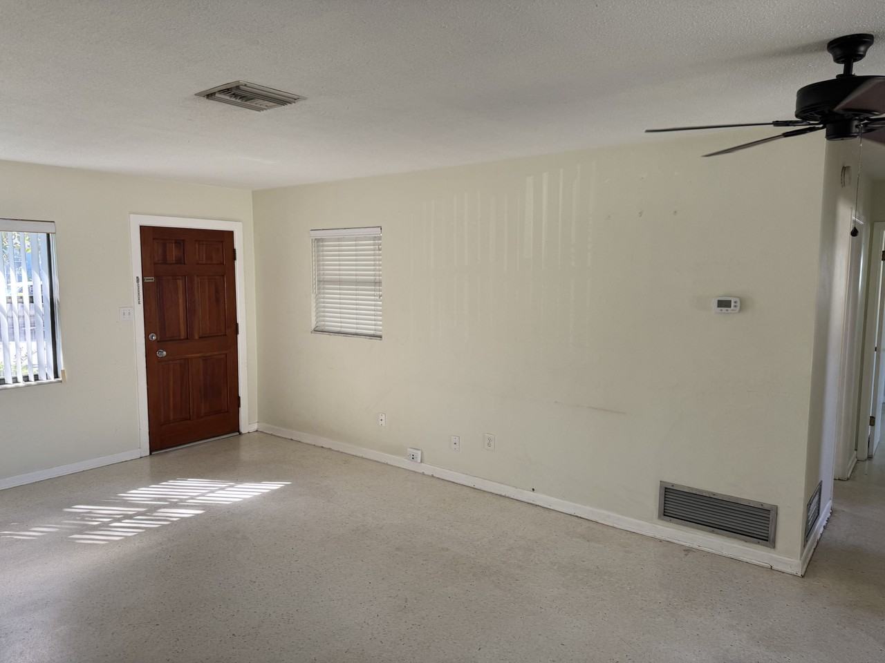 515 E Miller St #NA - Photo 4 of 24