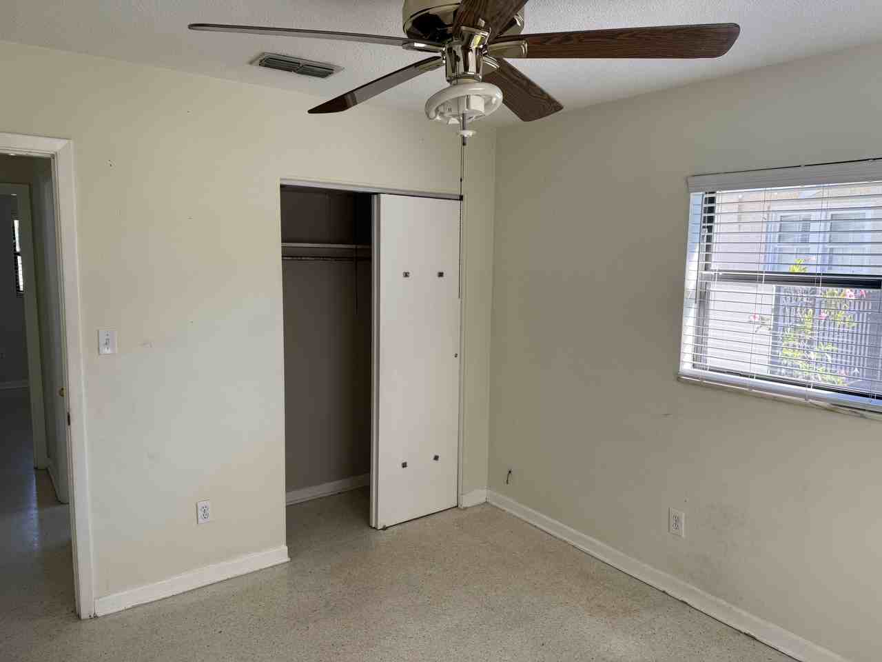 515 E Miller St #NA - Photo 5 of 24