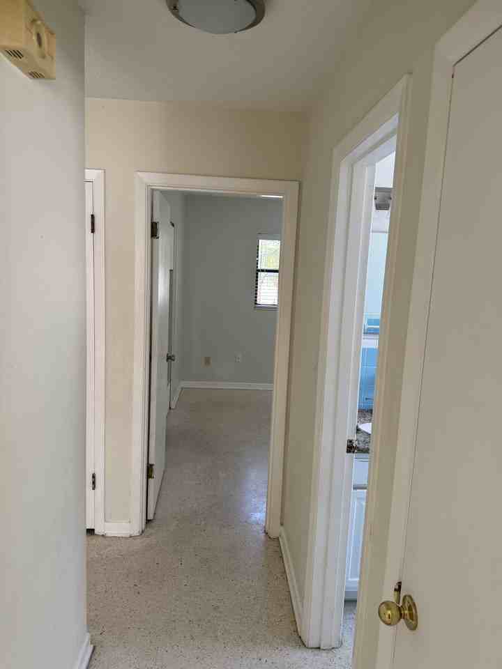 515 E Miller St #NA - Photo 6 of 24