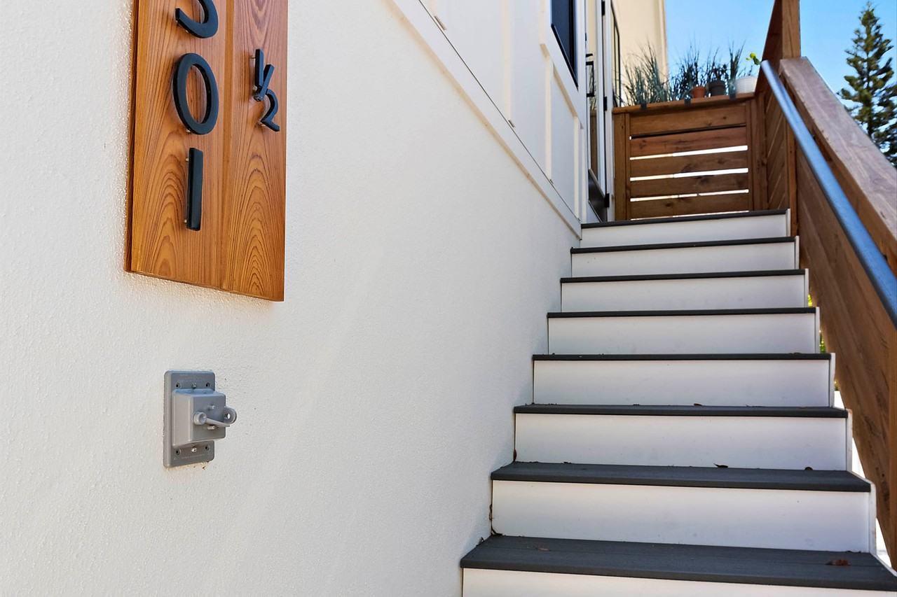 1501 14th St N #1-2 - Photo 2 of 11