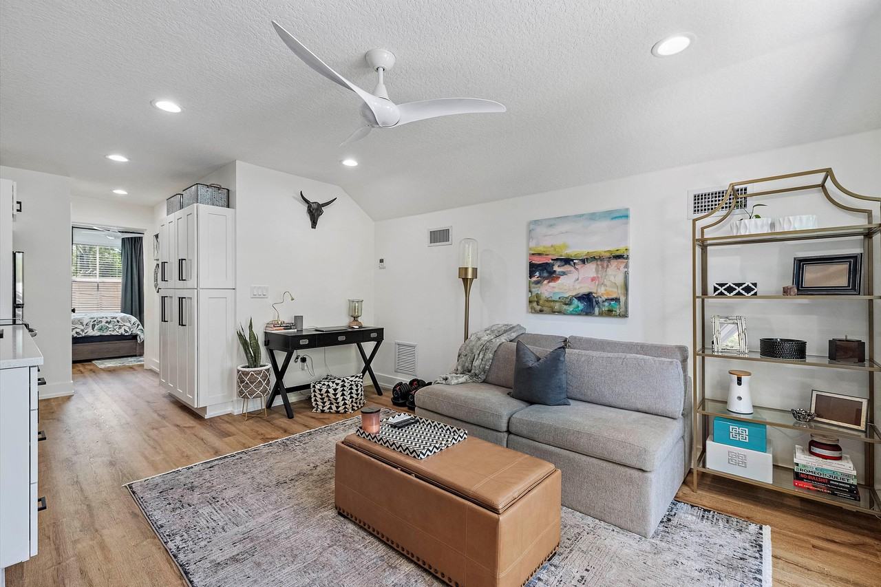 1501 14th St N #1-2 - Photo 4 of 11