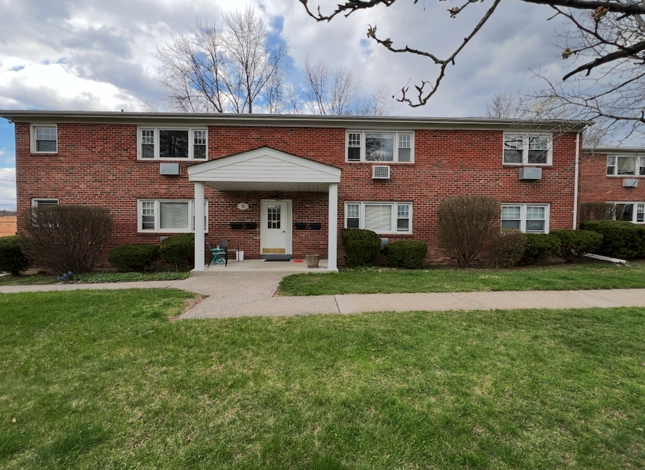 136 N Chestnut St #5C - Photo 6 of 6