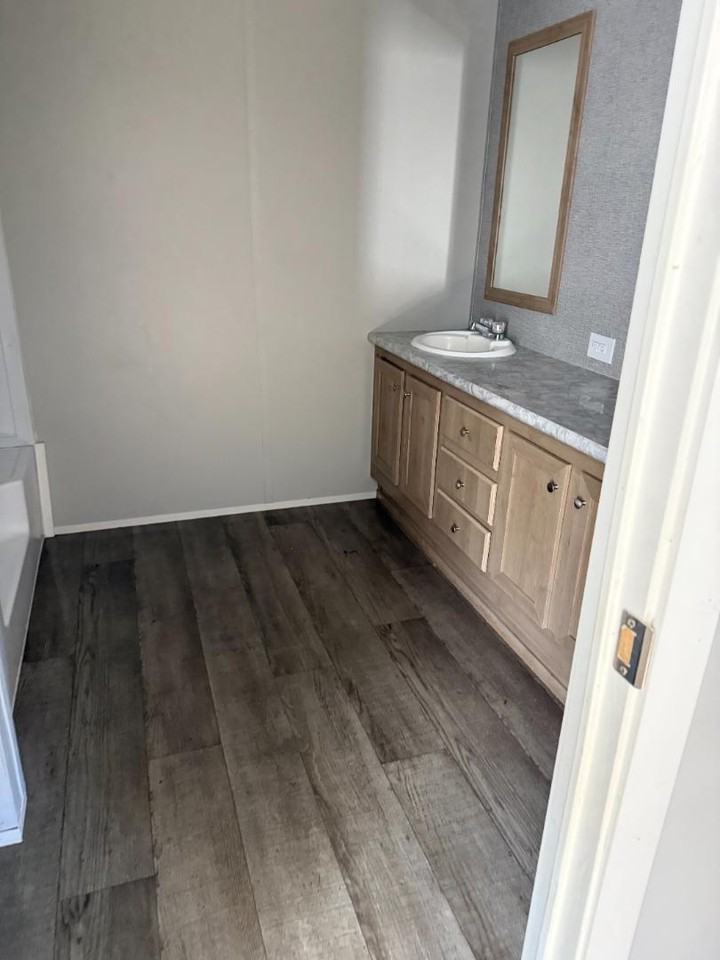 601 Harvey Rd - Photo 4 of 11