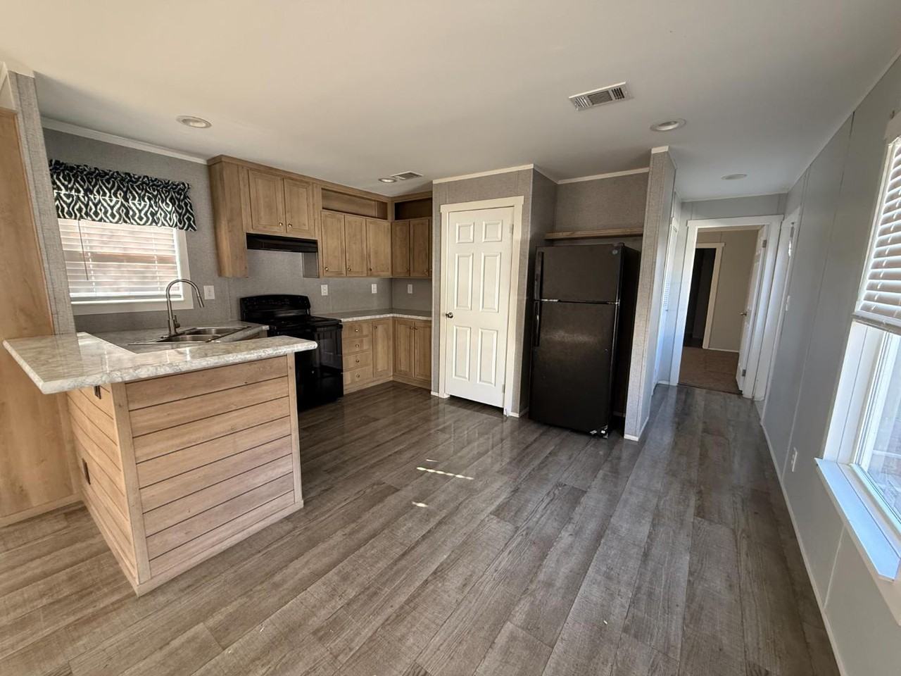 601 Harvey Rd - Photo 7 of 11