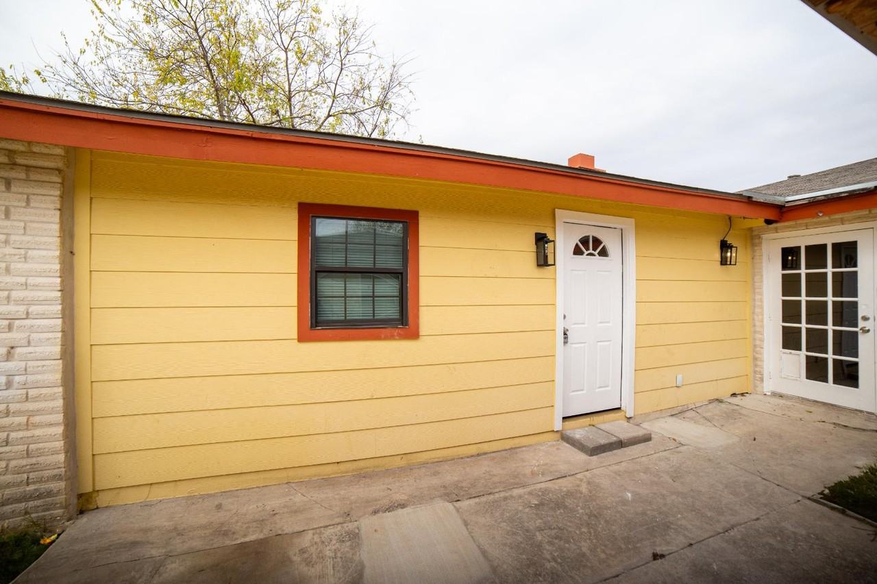 309 Royal Dr - Photo 7 of 17