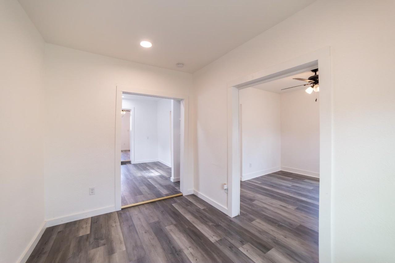 611 Rochambeau - Photo 7 of 27